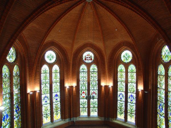 Ensemble de vitraux de l'ancienne chapelle